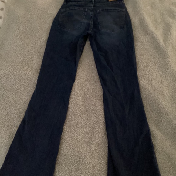 Levi’s DENIZEN Mid-Rise Bootcut Dark Wash - Like New - Picture 5 of 6